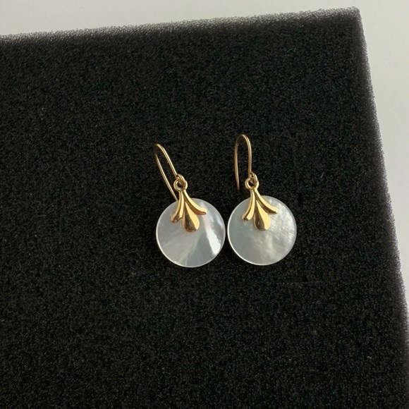 14k Gold Mother of Pearl Dangle Earrings - Picture 1 of 6